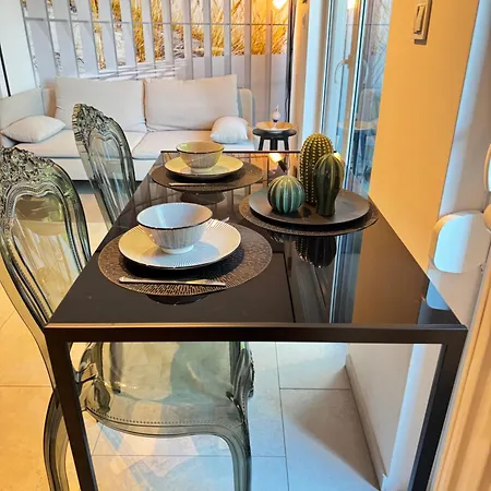 Marina 6 Delux 公寓 尼彻兹